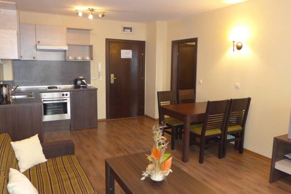 Apartment | Living room | 30-inch TV with cable channels