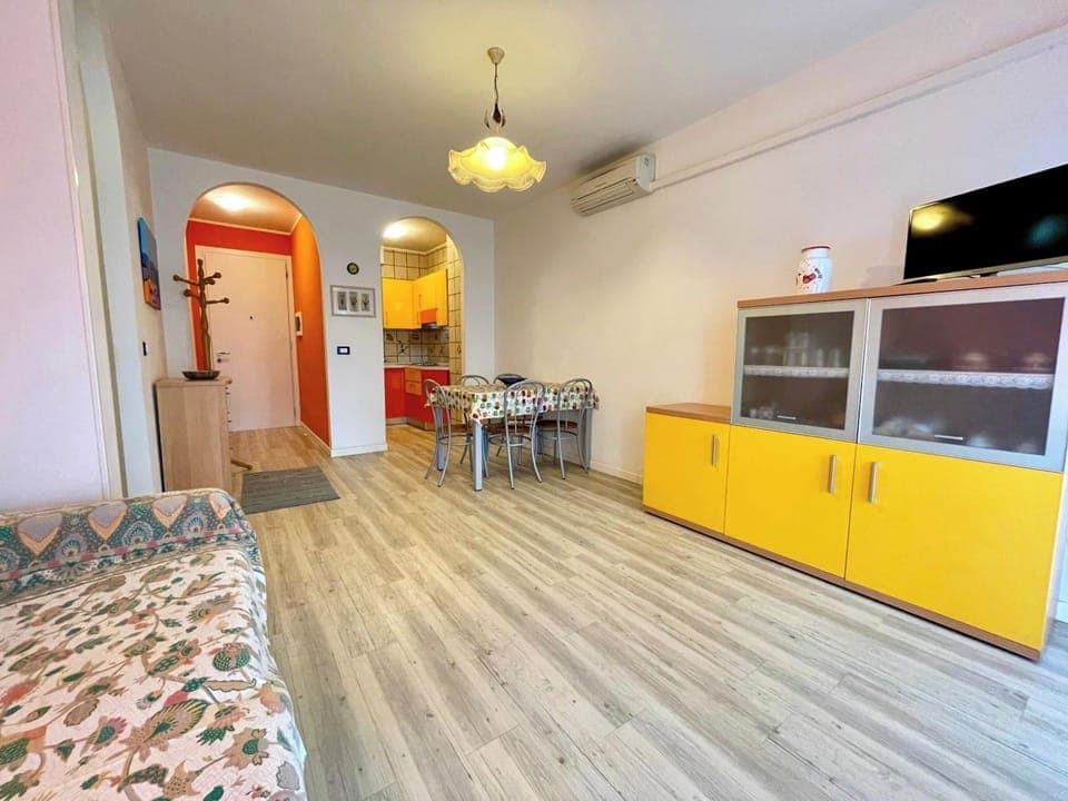 Apartment, 1 Bedroom, Balcony, Ocean View | Living area