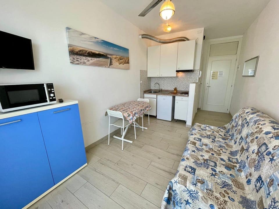 Studio, Multiple Bedrooms, Balcony, Garden View | Interior