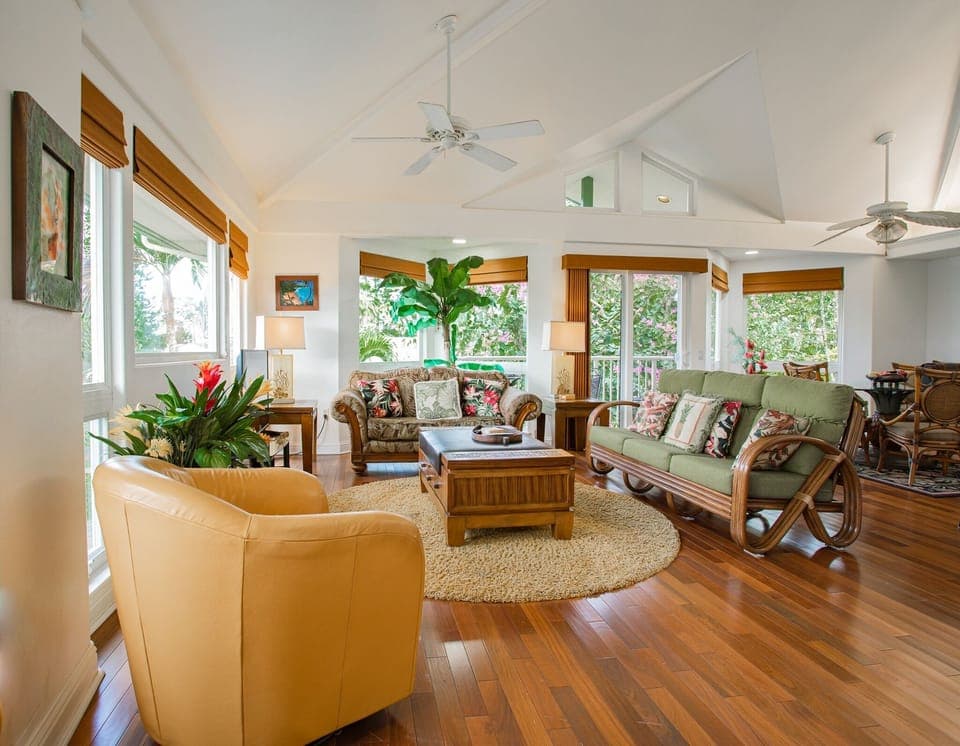 Condo, 3 Bedrooms | Living room | Smart TV