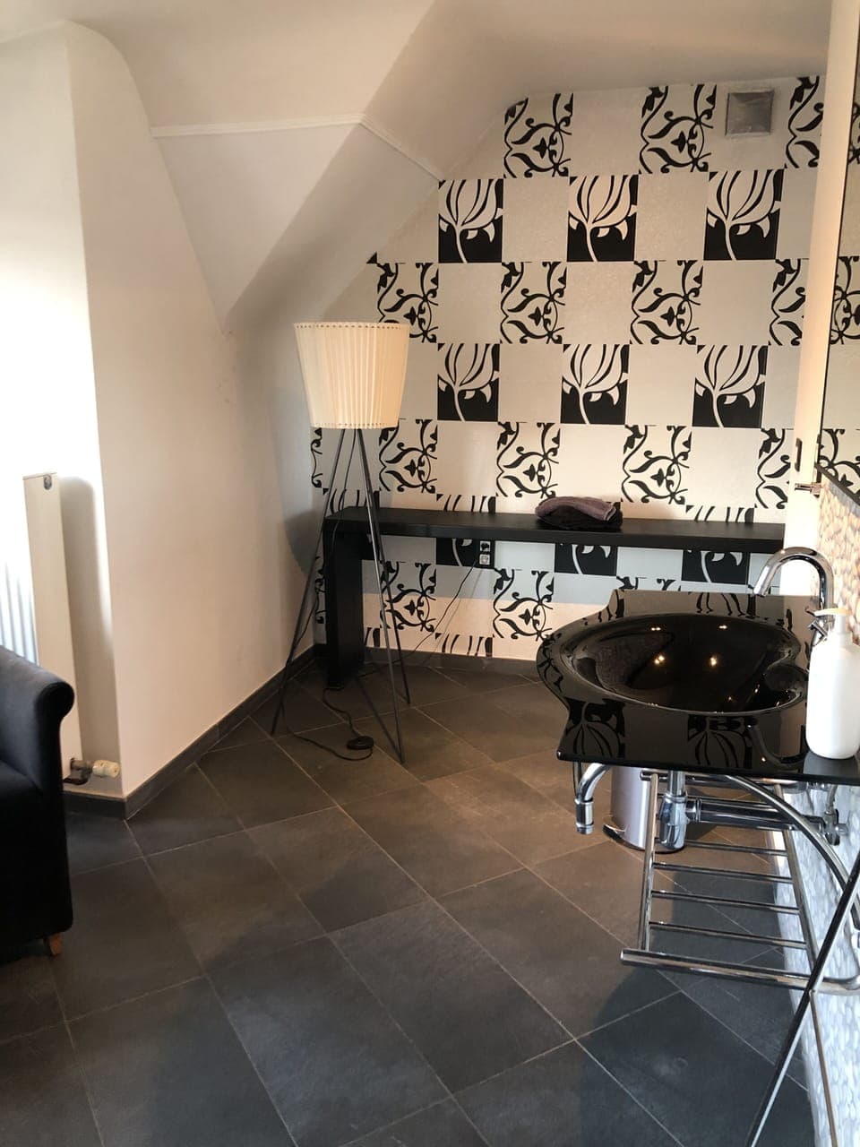 Deluxe Double Room | Bathroom | Separate tub and shower, free toiletries, hair dryer, towels