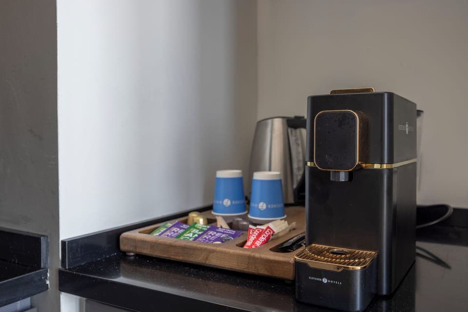 Apartment | In-room safe, desk, laptop workspace, free WiFi