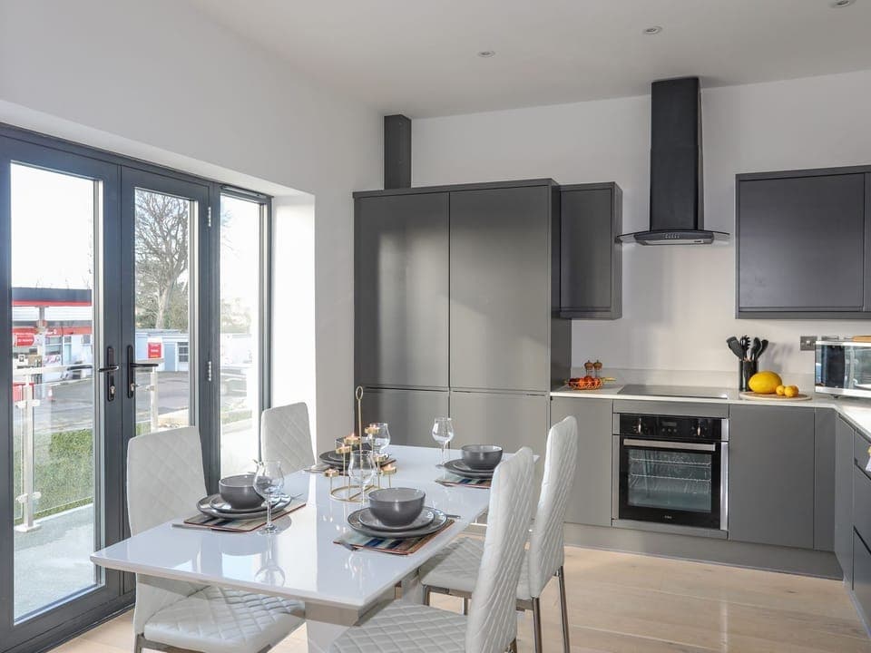 Cottage | Private kitchen | Fridge, dishwasher, electric kettle, toaster