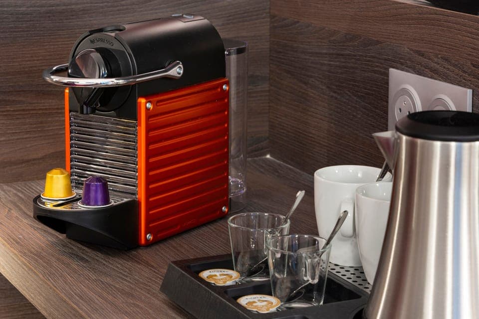 Comfort Triple Room | In-room safe, desk, laptop workspace, blackout drapes