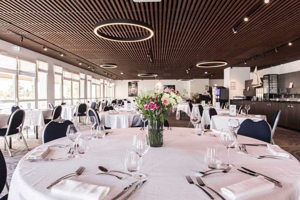 Breakfast, lunch and dinner served