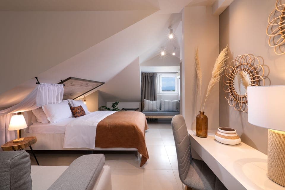 Executive Suite | In-room safe, desk, blackout drapes, soundproofing