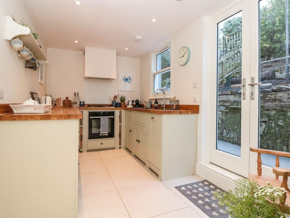 Cottage | Private kitchen | Fridge, dishwasher, electric kettle, toaster