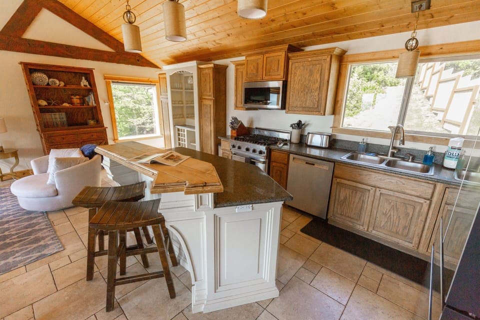 House, Accessible, Private Bathroom (Headland) | Interior