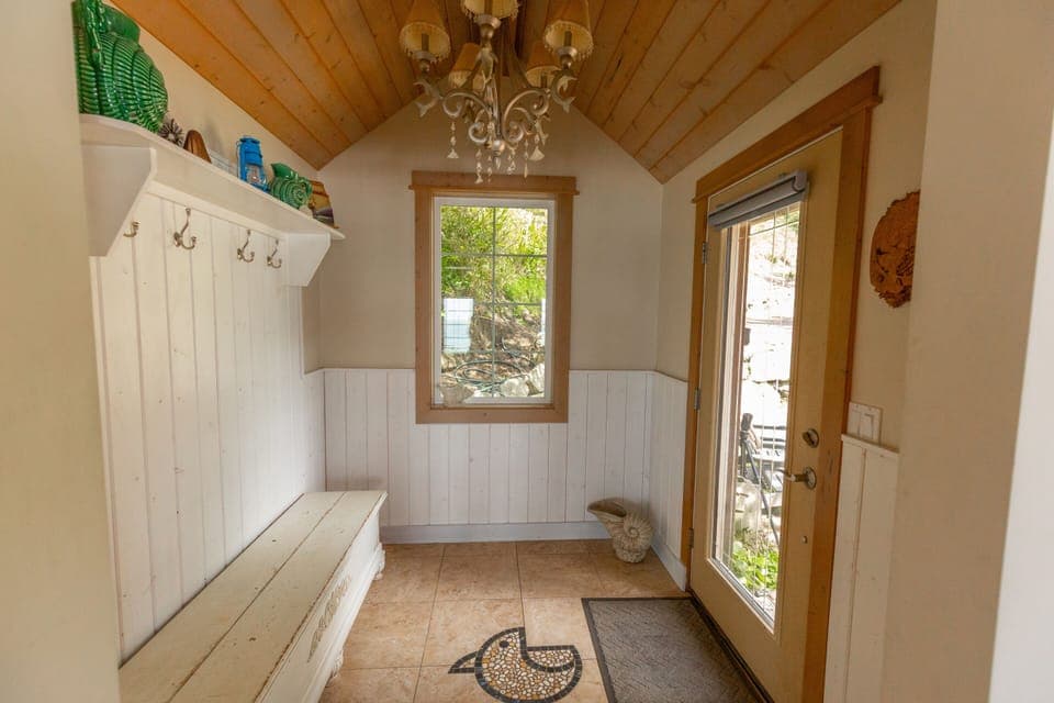 House, Private Bathroom, Ocean View (Nautilus) | Interior