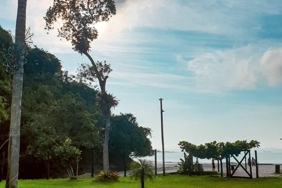 Private beach, beach towels, beach bar