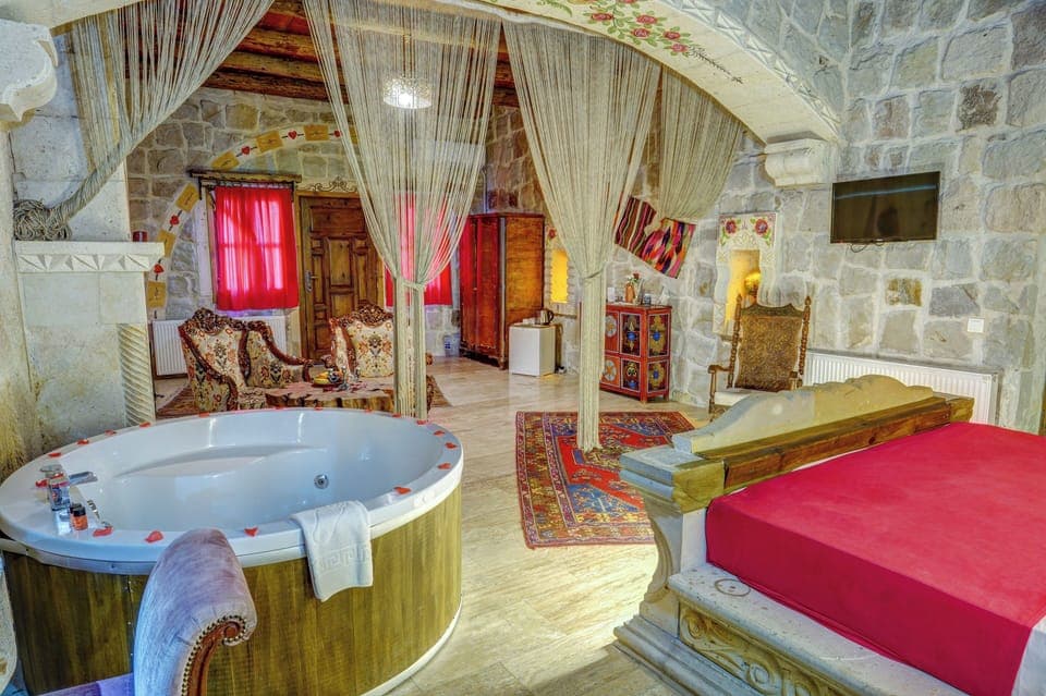 Deluxe Kaya Oda-Red Room- Jakuzili-108 | Premium bedding, blackout drapes, soundproofing, iron/ironing board