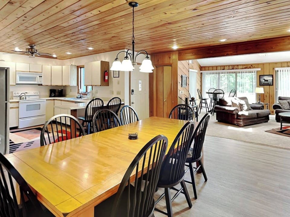 House (3 Bedrooms) | Property amenity