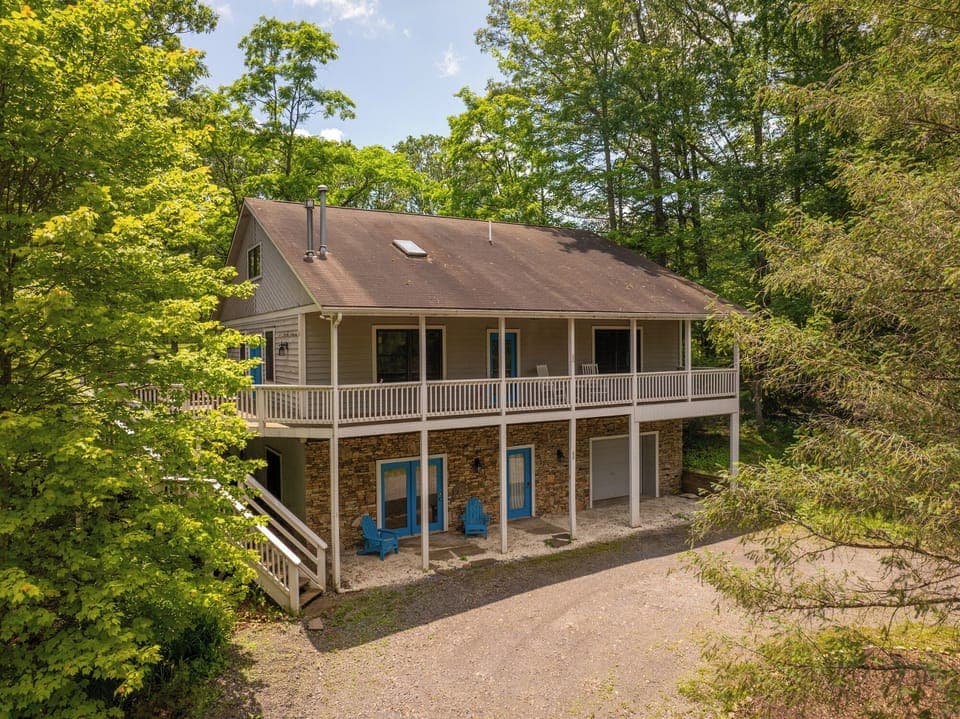 House (4 Bedrooms) | Front of property