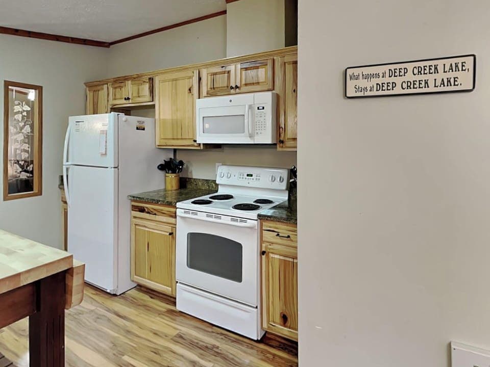 House (3 Bedrooms) | Property amenity
