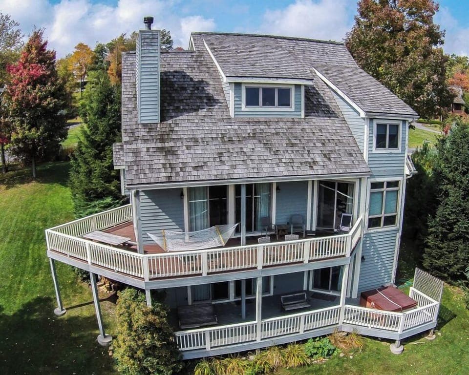 House (4 Bedrooms) | Exterior