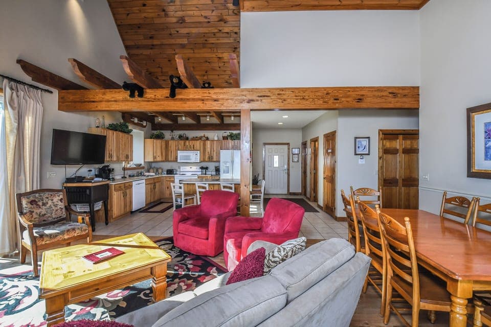House (4 Bedrooms) | Property amenity