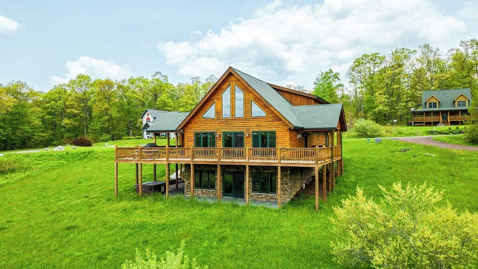 House (5 Bedrooms) | Exterior