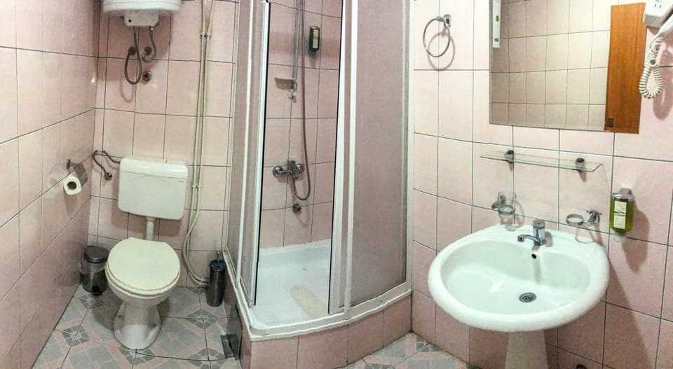 Room, 4 Bedrooms, Terrace | Bathroom