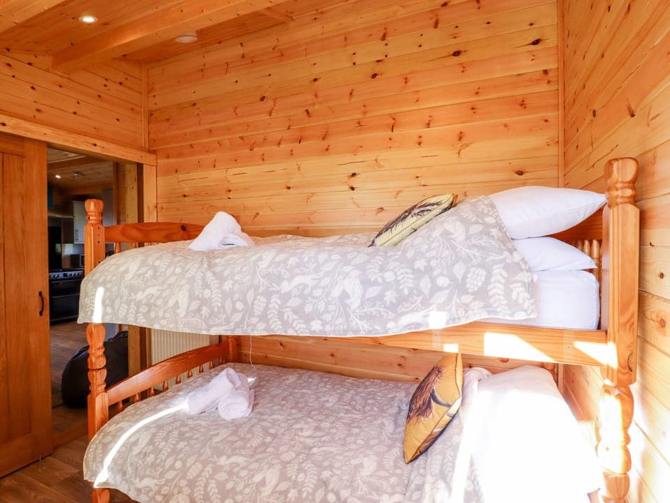 Cottage | 2 bedrooms, individually decorated, individually furnished, free WiFi