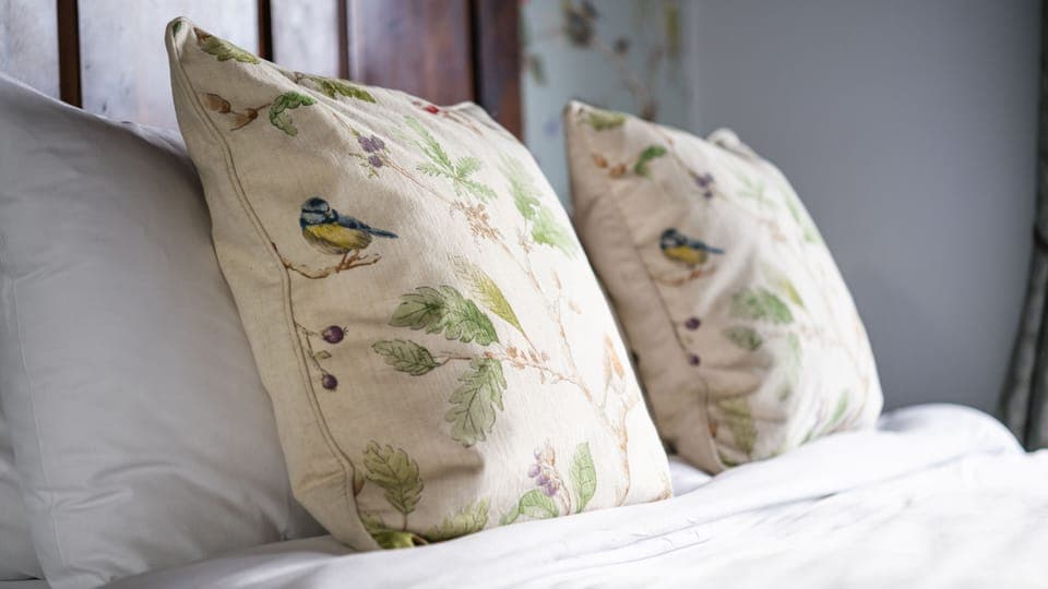 (14) Four Poster Room | Iron/ironing board, travel crib, free WiFi, bed sheets