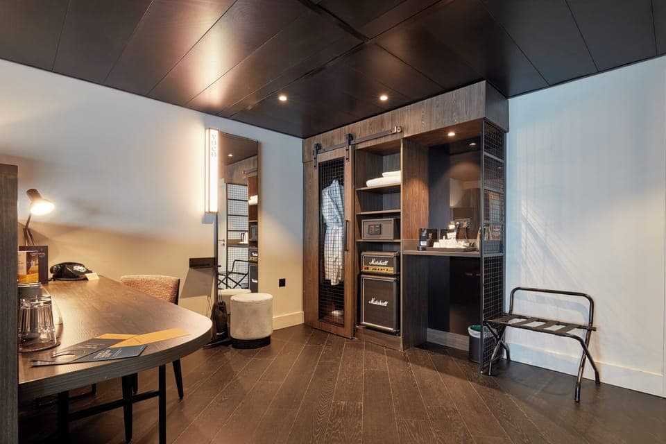 Suite, 1 King Bed, Hot Tub (Roof Terrace, Outdoor Living Area) | Egyptian cotton sheets, premium bedding, pillowtop beds, in-room safe