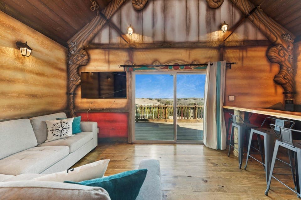 Grand Cabin | Living area | 55-inch LED TV with digital channels, TV, streaming services