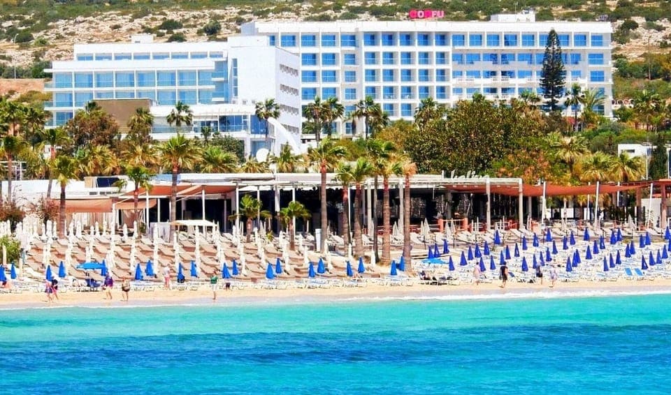 2 outdoor pools, pool umbrellas, sun loungers