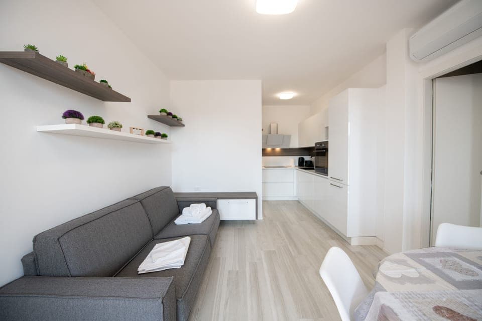 Exclusive Apartment | Private kitchen | Fridge, microwave, oven, stovetop