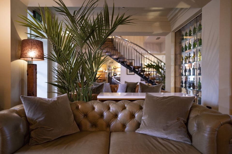 Breakfast, lunch, dinner served; British cuisine, alfresco dining 