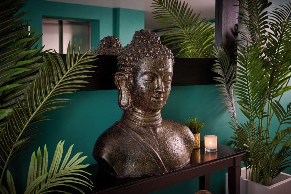 Body treatments, aromatherapy, hot stone massages, deep-tissue massages