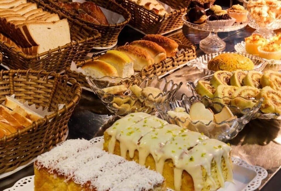 Daily buffet breakfast for a fee