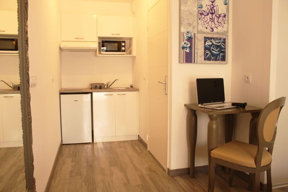 Private kitchenette