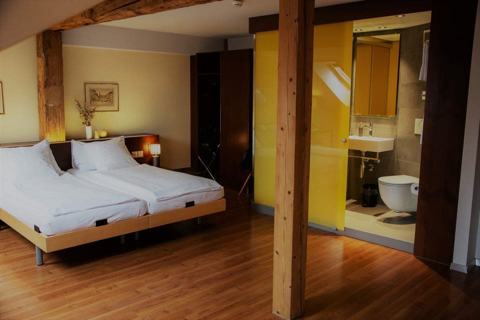 Comfort Room | Bathroom | Shower, hair dryer, towels