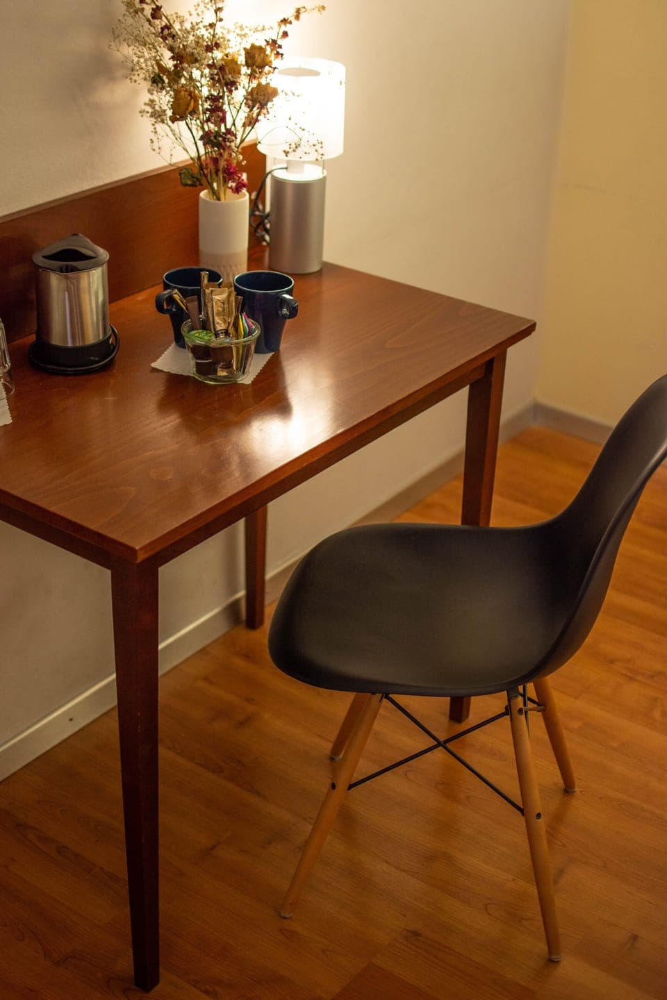 Hypo-allergenic bedding, in-room safe, desk, free WiFi