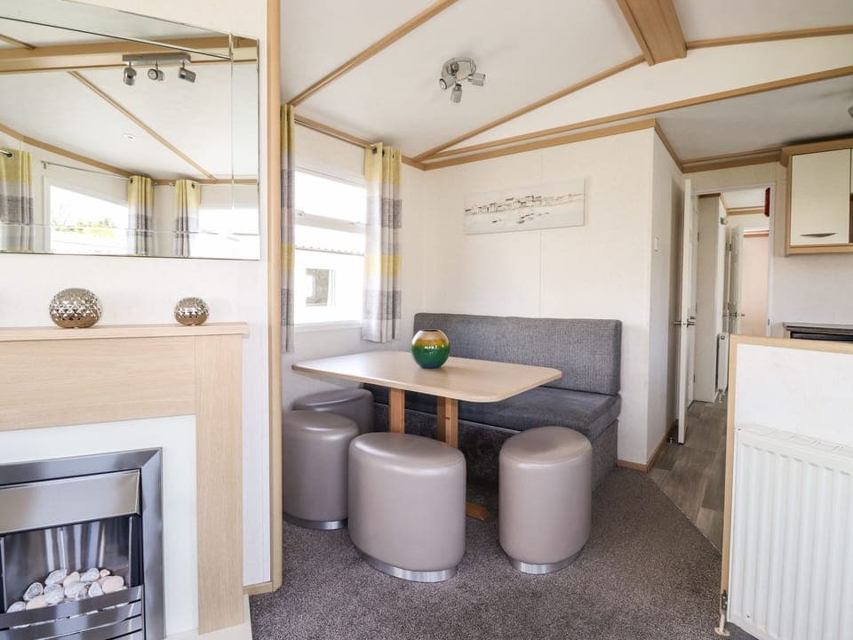 Cottage | 3 bedrooms, individually decorated, individually furnished, free WiFi