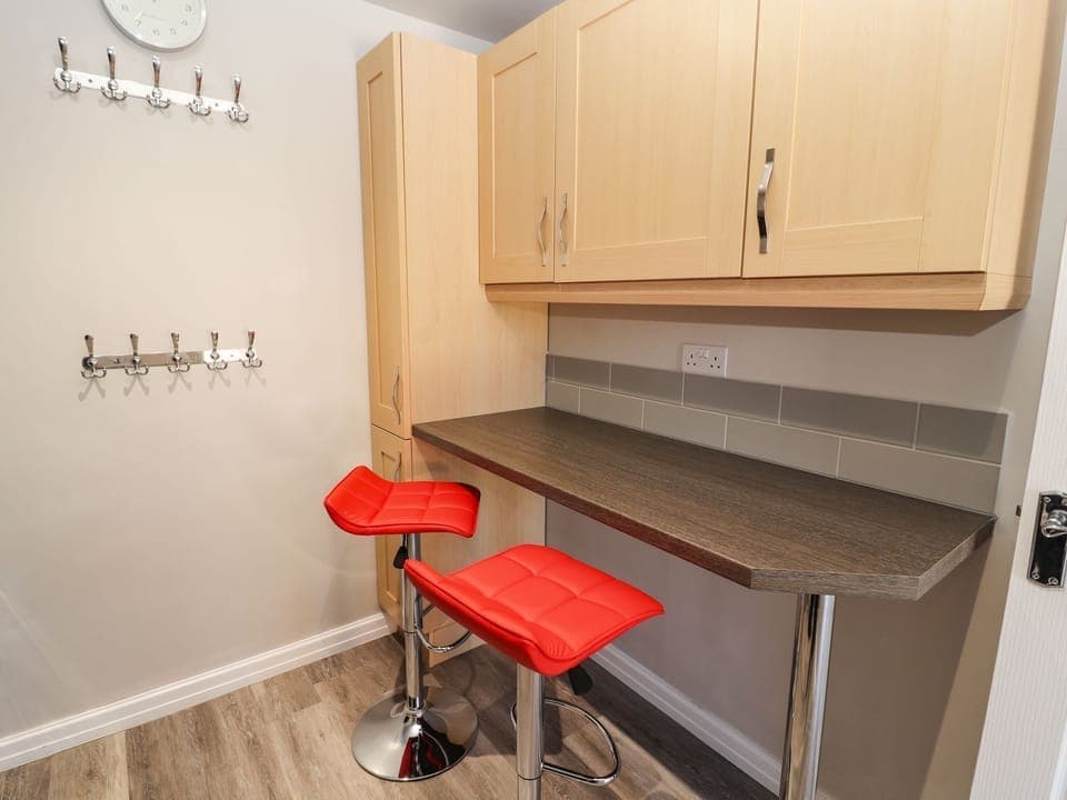 Cottage | Private kitchen | Fridge, dishwasher, electric kettle, toaster