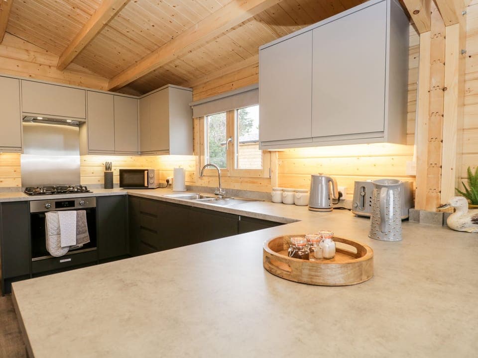 Cottage | Private kitchen | Fridge, dishwasher, electric kettle, toaster