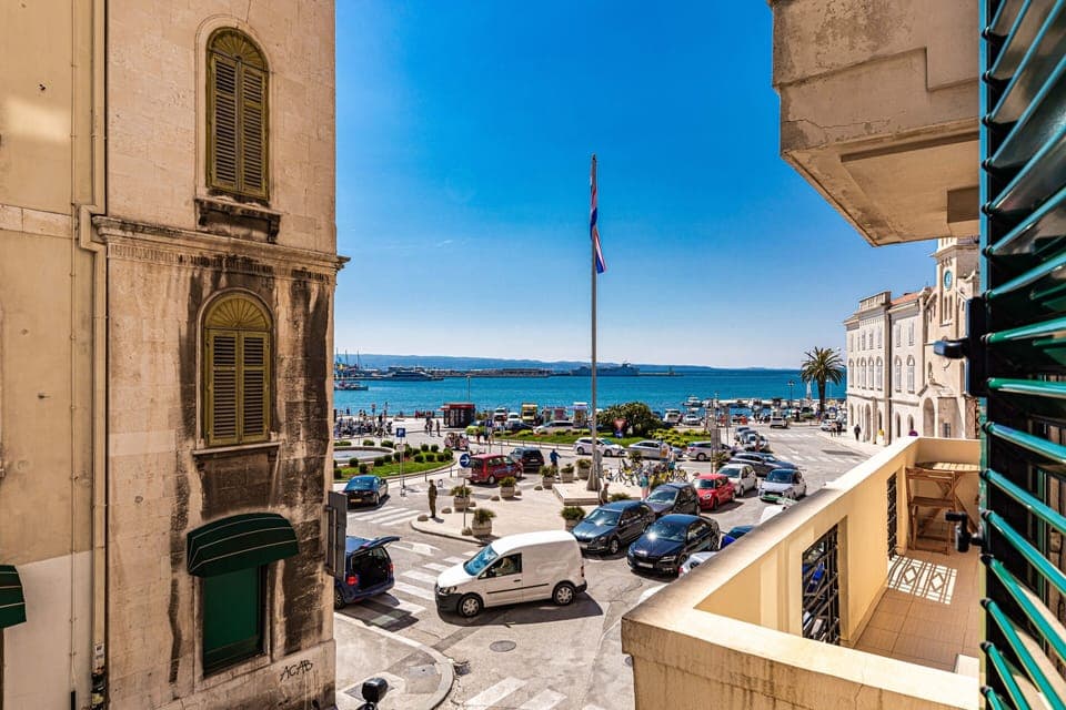 Deluxe Room | Premium bedding, Select Comfort beds, minibar, in-room safe