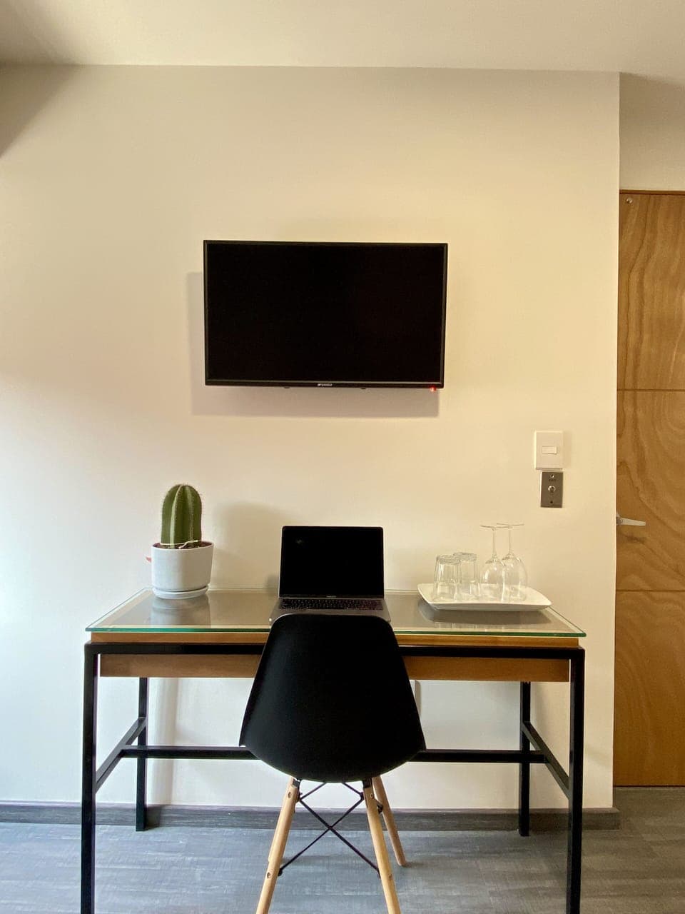 Comfort Room, 1 Twin Bed | Desk, laptop workspace, iron/ironing board, free WiFi