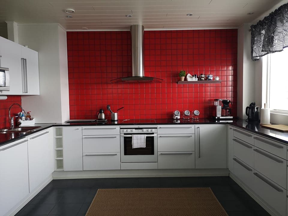 Penthouse | Private kitchen | Electric kettle, toaster, highchair, cookware/dishes/utensils