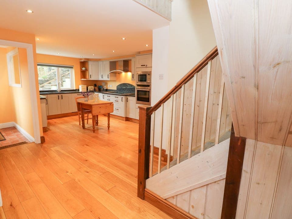 Cottage | Private kitchen | Fridge, dishwasher, electric kettle, toaster