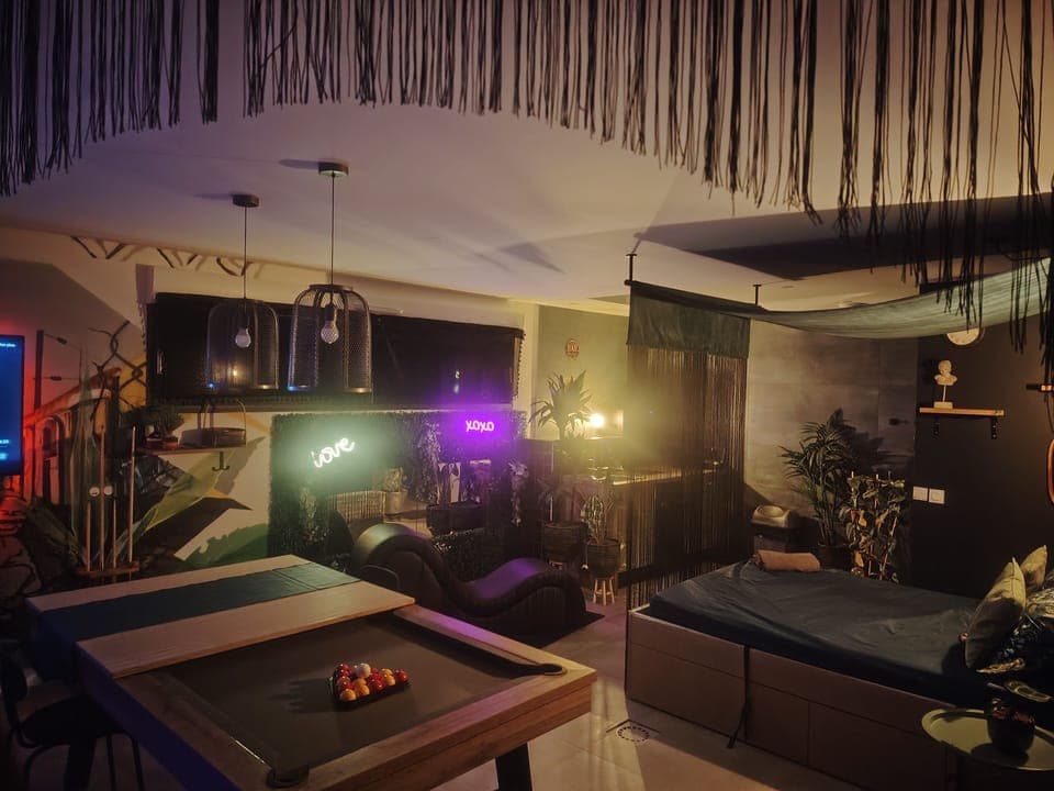 Design Room | Living area | TV