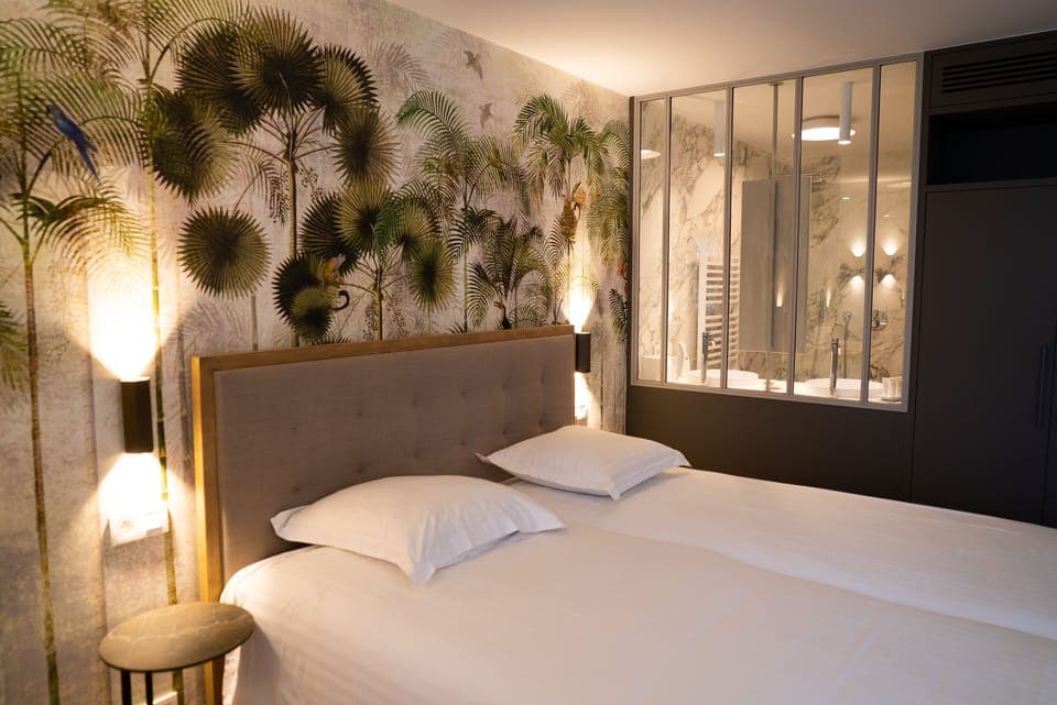 Signature Twin Room | Hypo-allergenic bedding, minibar, in-room safe, desk