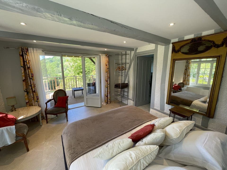 Exclusive Double Room | Premium bedding, memory foam beds, individually decorated