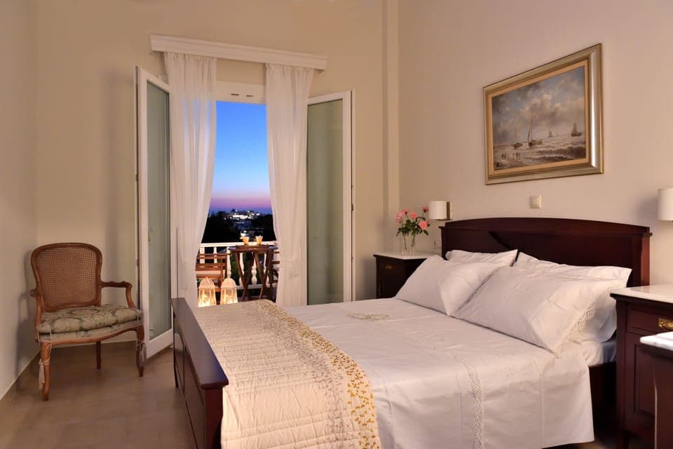 Deluxe Double or Twin Room | Premium bedding, in-room safe, soundproofing, iron/ironing board