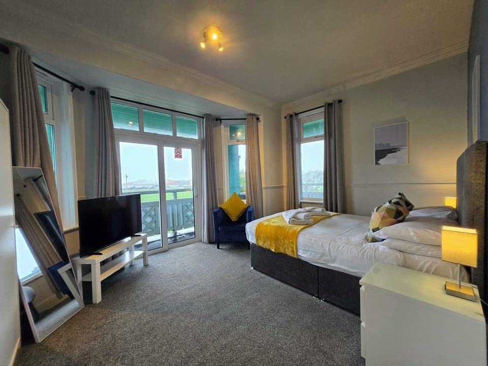 Classic Double Room, Balcony, Sea View | In-room safe, iron/ironing board, free cribs/infant beds, travel crib