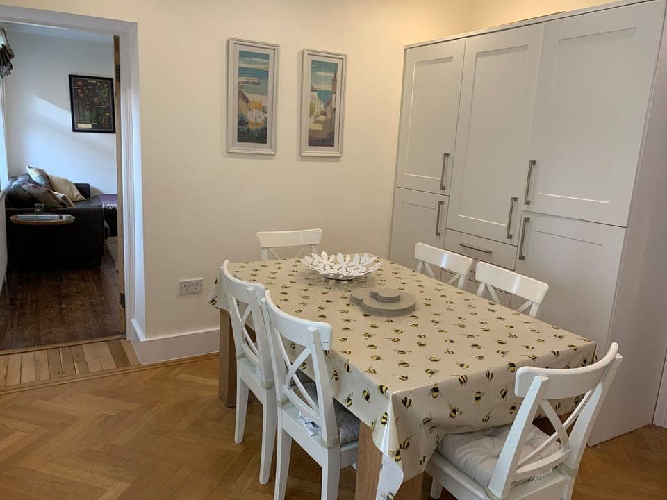 Cottage | Private kitchen | Fridge, dishwasher, cookware/dishes/utensils