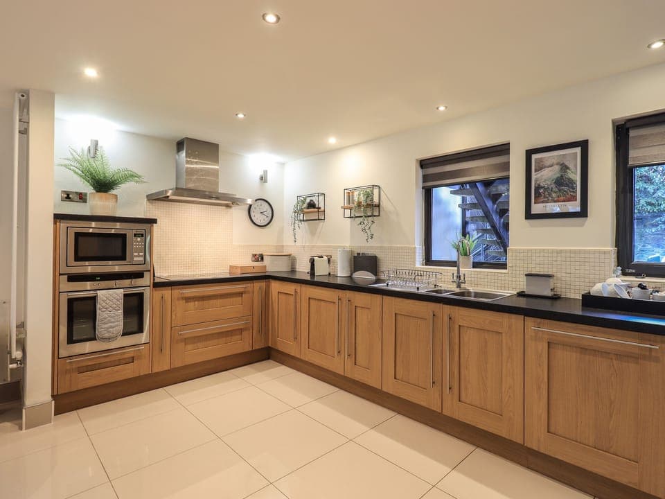 Cottage | Private kitchen | Fridge, dishwasher, electric kettle, toaster