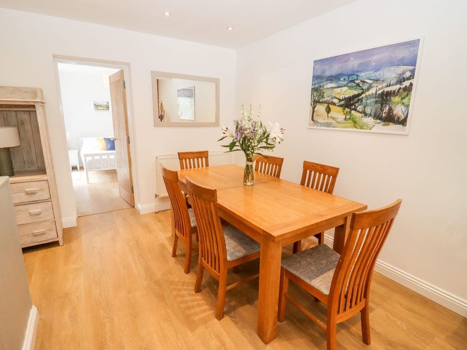 Cottage | Private kitchen | Fridge, dishwasher, electric kettle, toaster