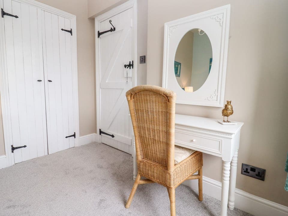 Cottage | 2 bedrooms, individually decorated, individually furnished, free WiFi